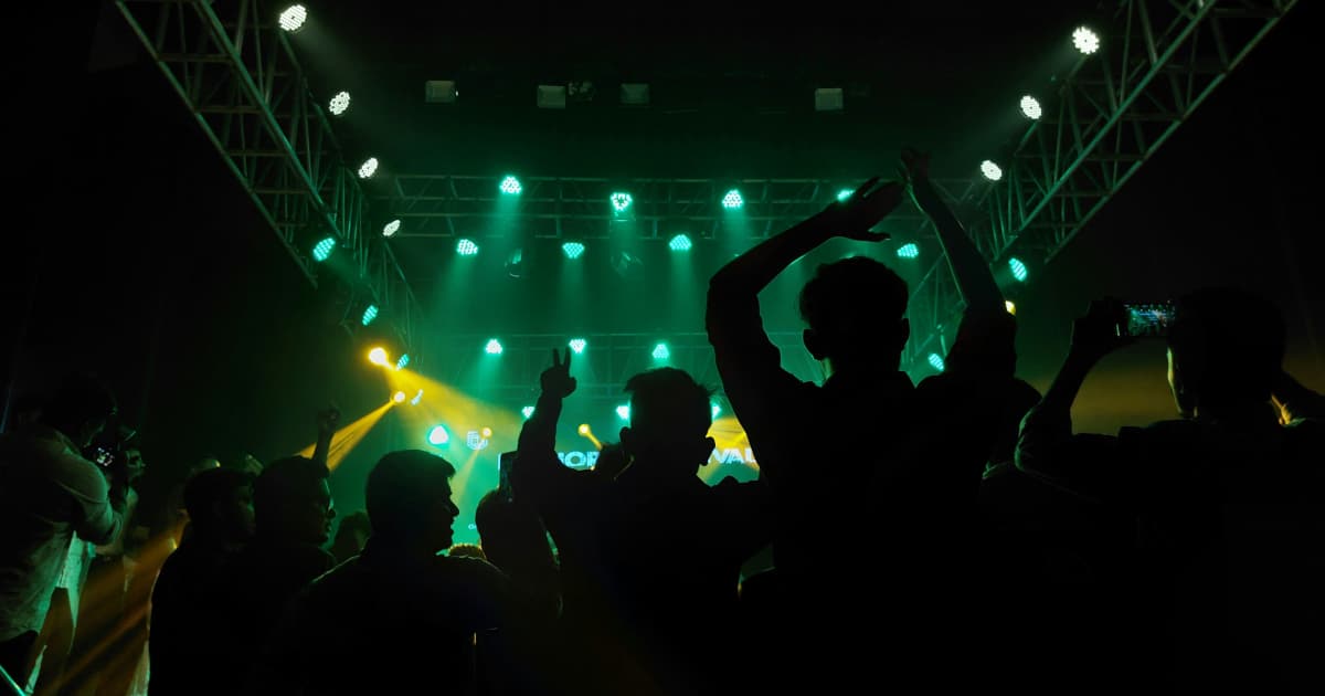 Rock & Roll Hall of Fame Gift Lounge Showcases Luxury Brands Supporting Music Education Through Charity Auction