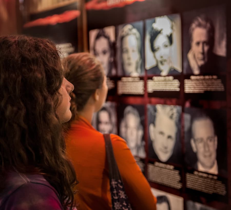 Exhibit Sheds Light on Psychiatric Abuse and Advocates for Mental Health Reform