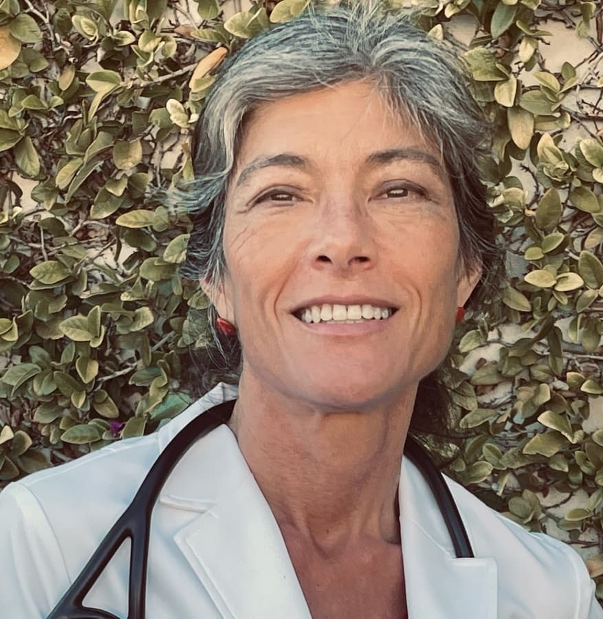 Dr. Julie Taguchi Scholarship Opens Doors for Future Healthcare Leaders